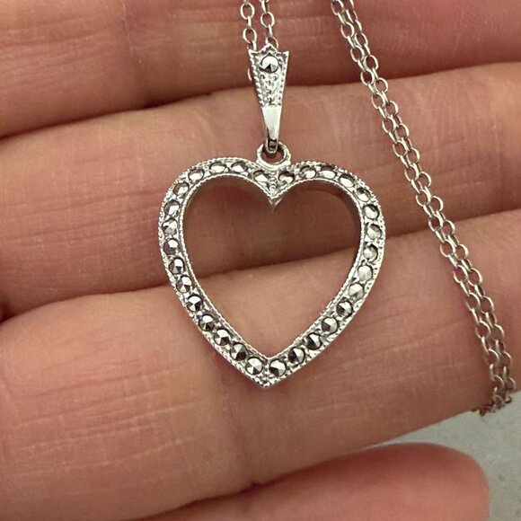 Vintage Theda .925 Sterling Marcasite Open Heart Pendant Necklace with 16" Chain - Picture 2 of 8